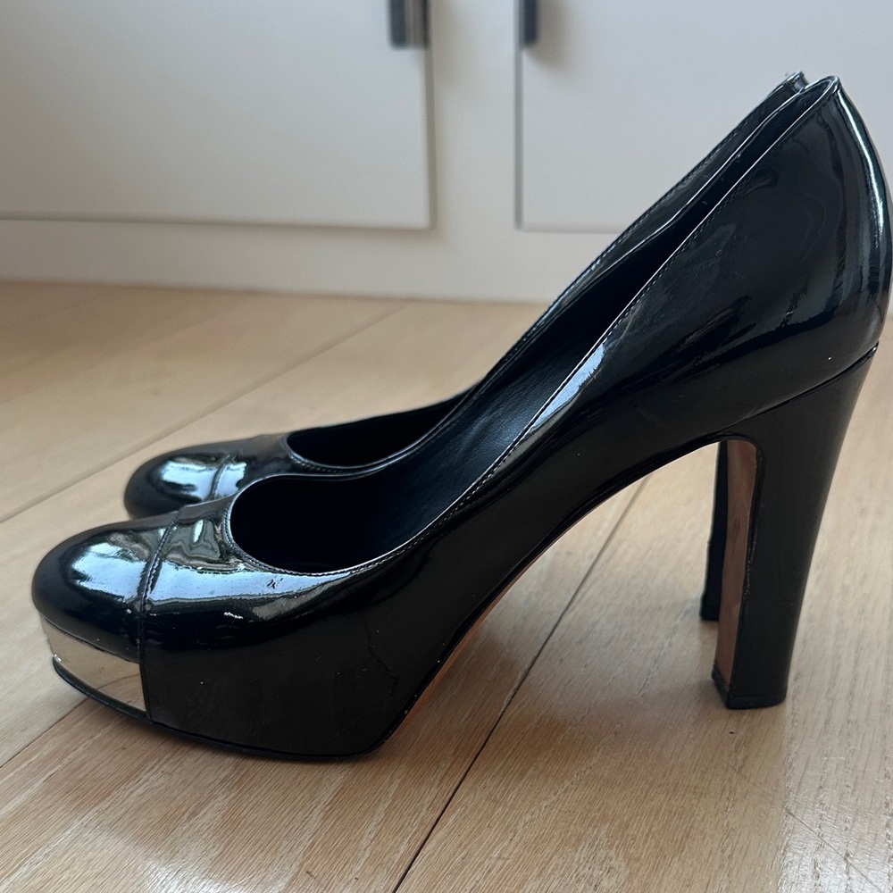 CHANEL Black and Silver Patent Leather Heels - Picture 4 of 11